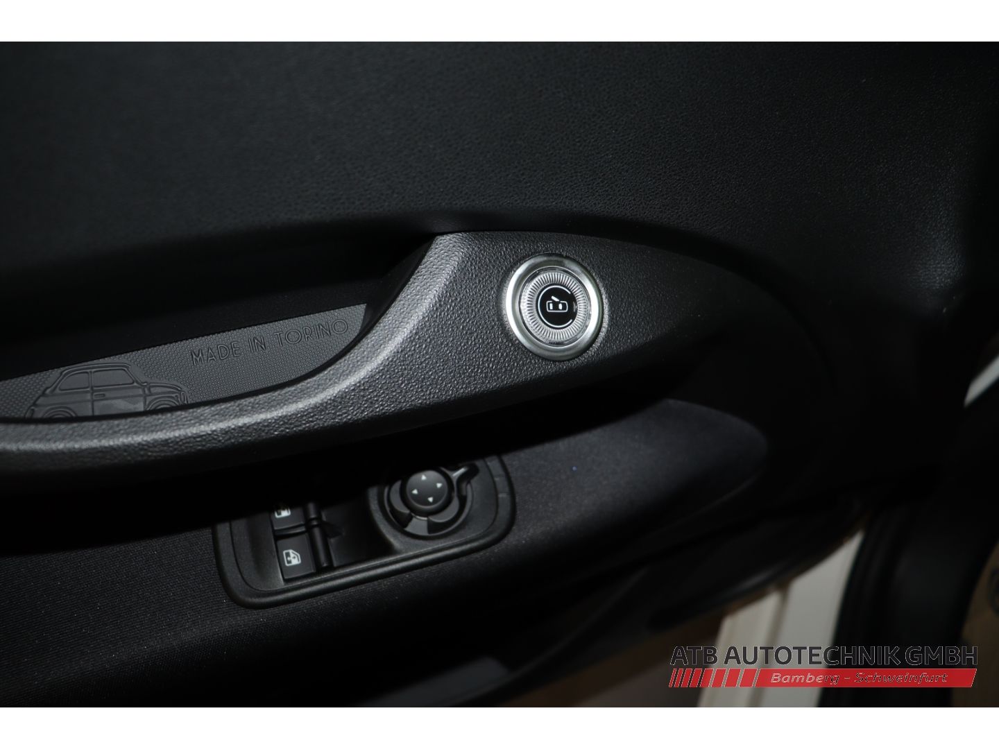 Fahrzeugabbildung Fiat 500 ICON + Komfortpaket Hybrid 1.0l PDC Rückfahr