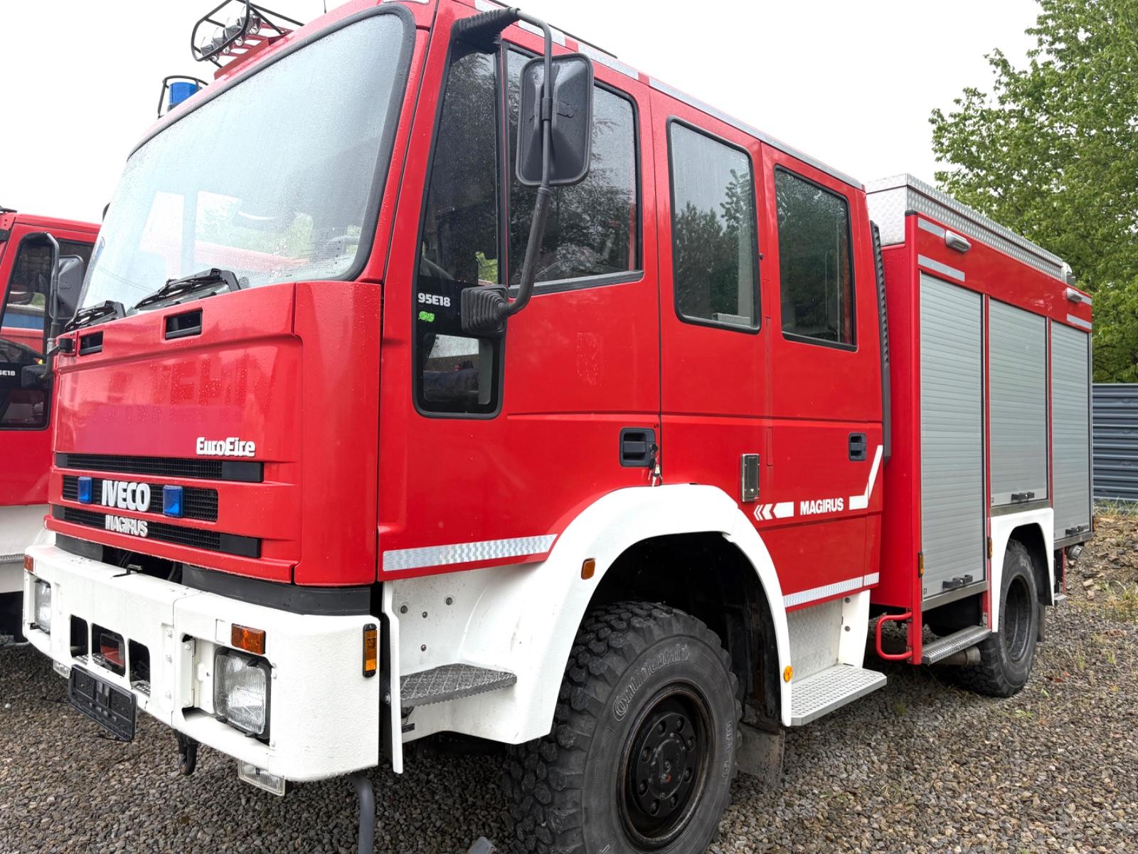 Iveco F95E18W Löschfahrzeug Tank Pumpe Single