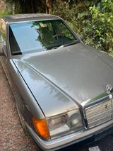 Mercedes-Benz Mercedes Benz W124 200D - Mercedes-Benz 200: W124 200d