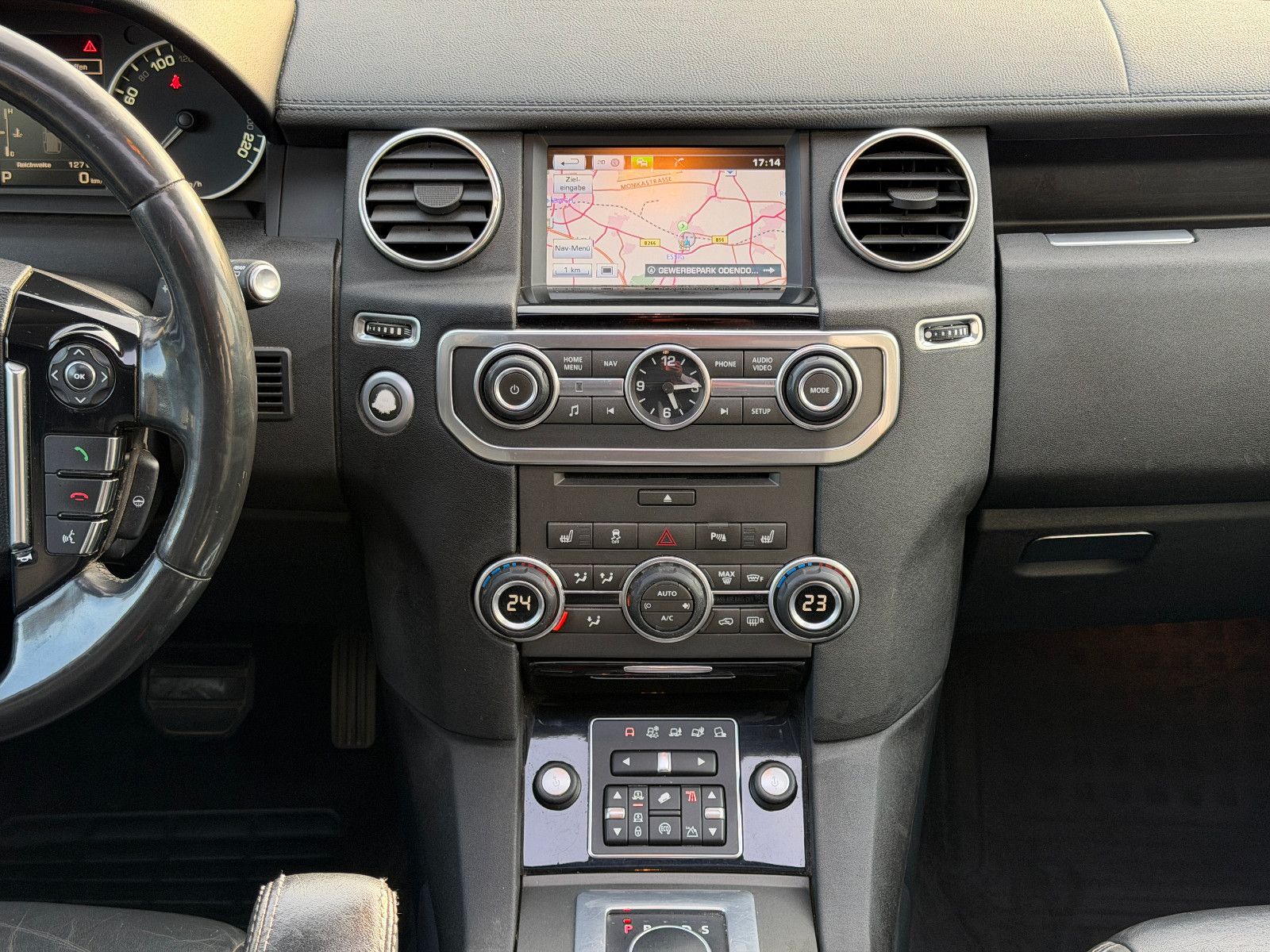 Fahrzeugabbildung Land Rover Discovery 4 SDV6 HSE/1-HAND/DEUTSCH/VOLL/PANO/LE