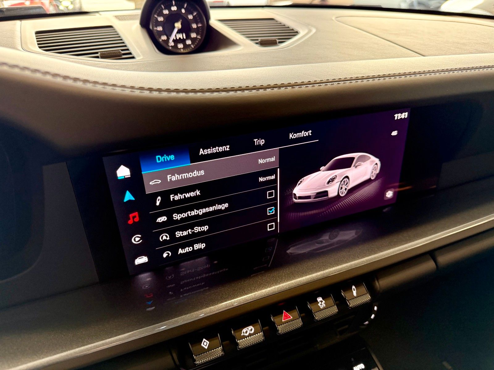 Fahrzeugabbildung Porsche 911 992 Carrera T SportDesign/Glasdach/Keyless