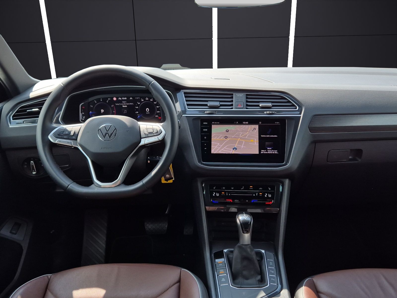 Fahrzeugabbildung Volkswagen Tiguan Elegance TSI DSG MATRIX NAVI RFK