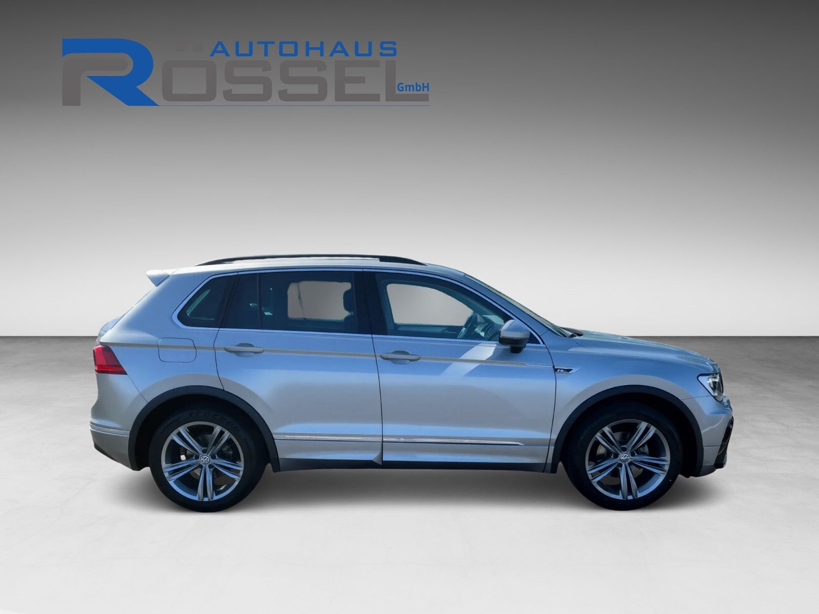 Volkswagen Tiguan 1,5 TSI DSG R-LINE 19 Alu AHK ACC LED Na foto 4