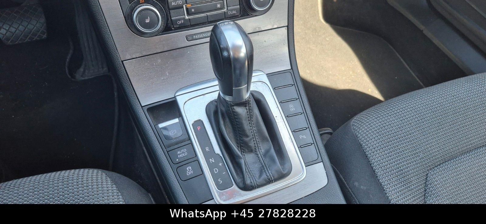 Volkswagen Passat 2011 — photo 12