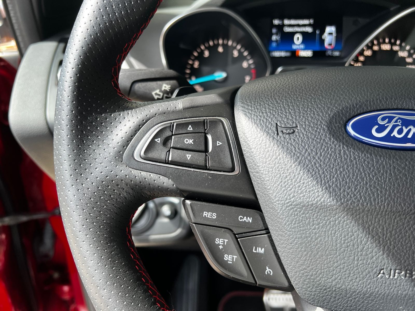Fahrzeugabbildung Ford Kuga ST-Line Allrad RFK NAVI ALU