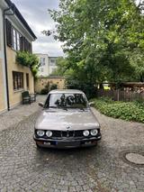 BMW E28 525e - BMW 525 aus 1987