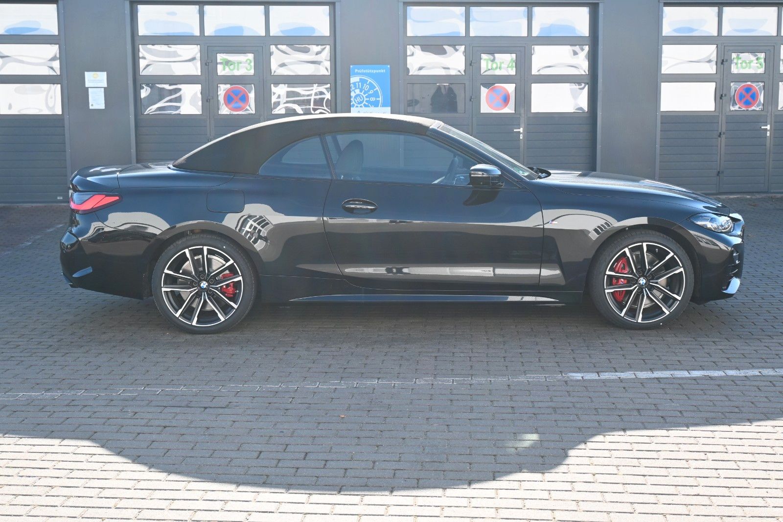 Fahrzeugabbildung BMW 4 Cabrio M440 i xDrive *360*M-Pak*Laser*MIETKAUF
