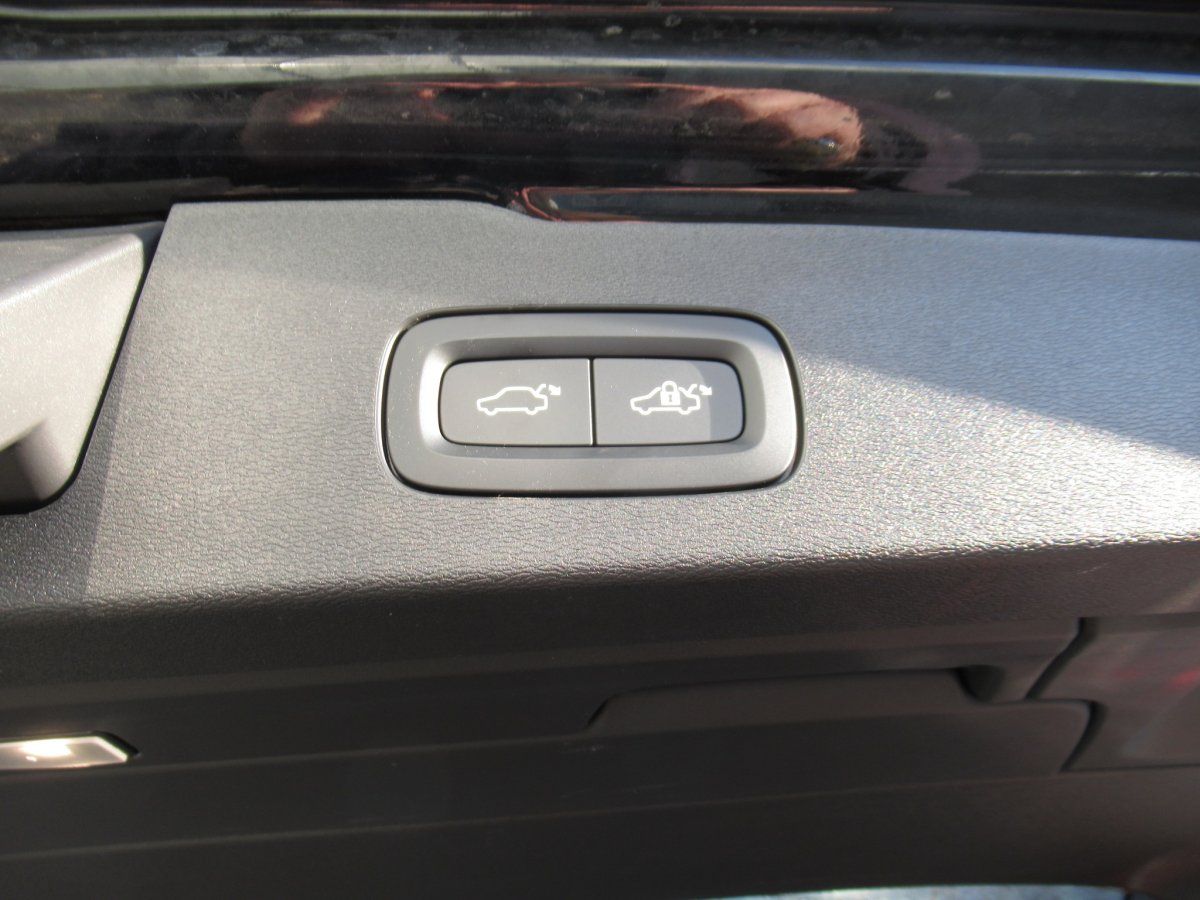 Volvo V60 T8 Recharge AWD Ultra Dark Automatik foto 6