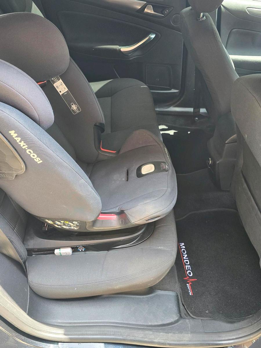 Ford Mondeo 2014 — photo 11