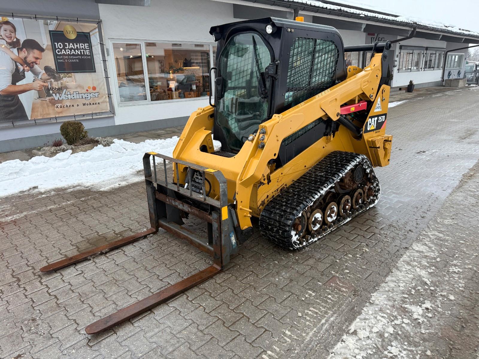 CAT 257 D Gabel