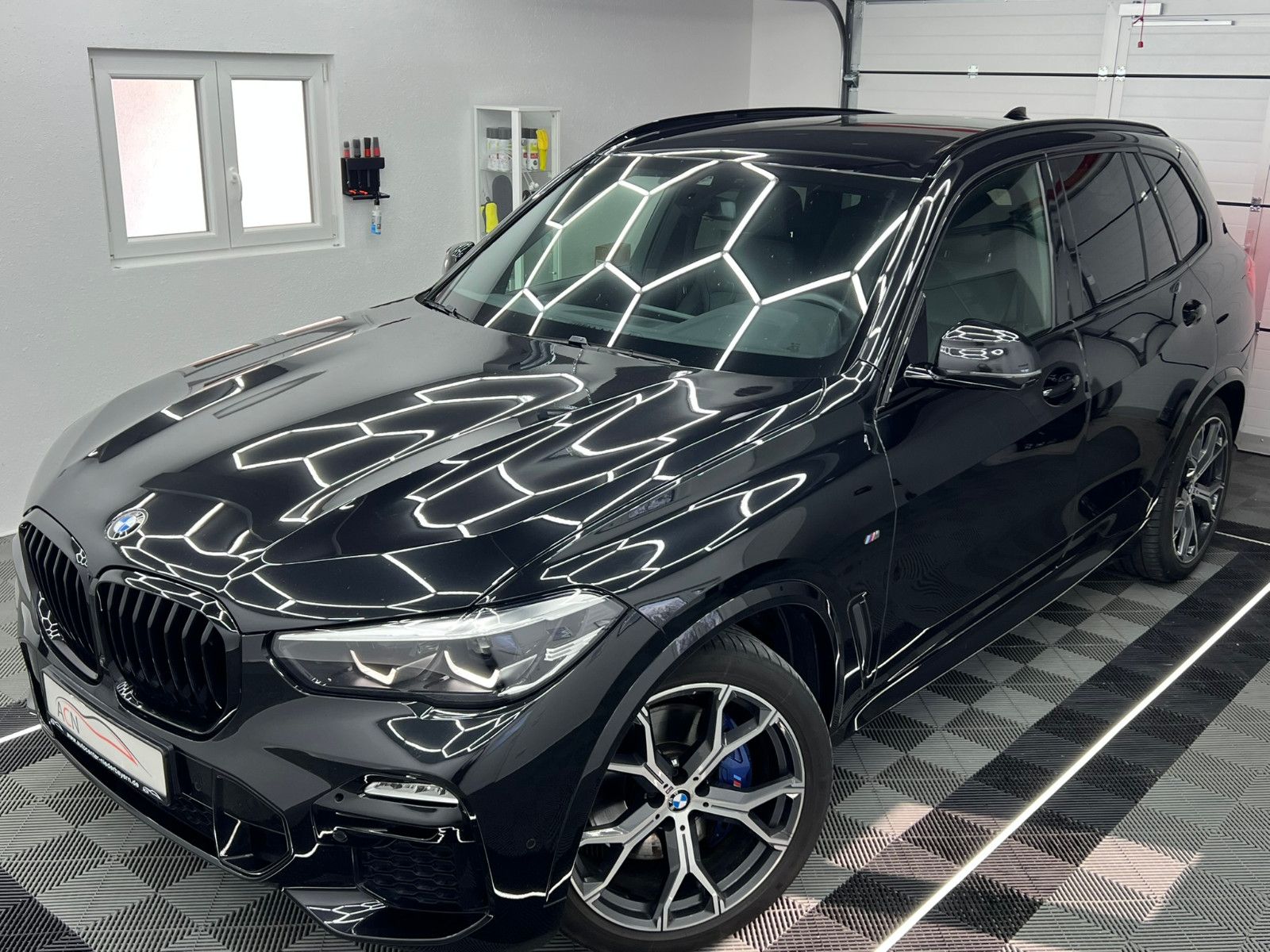 Fahrzeugabbildung BMW X5 xDrive 30 d M SPORT/DAB/AHK/ACC/360*/7-SITZER