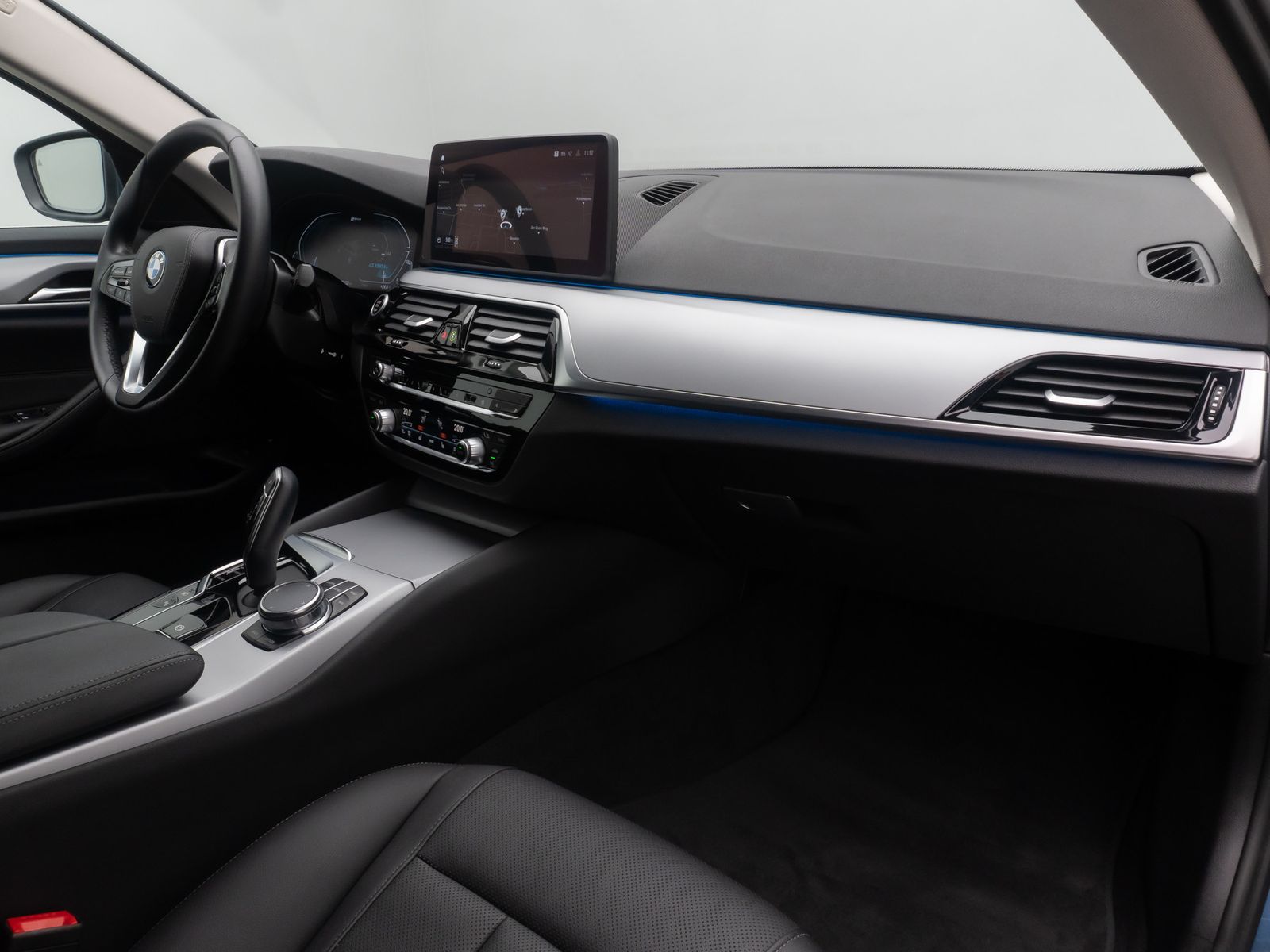 Fahrzeugabbildung BMW 530e Kamera DAB HiFi Sport Leder Komfort Alarm