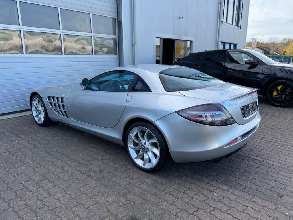 Mercedes-Benz SLR