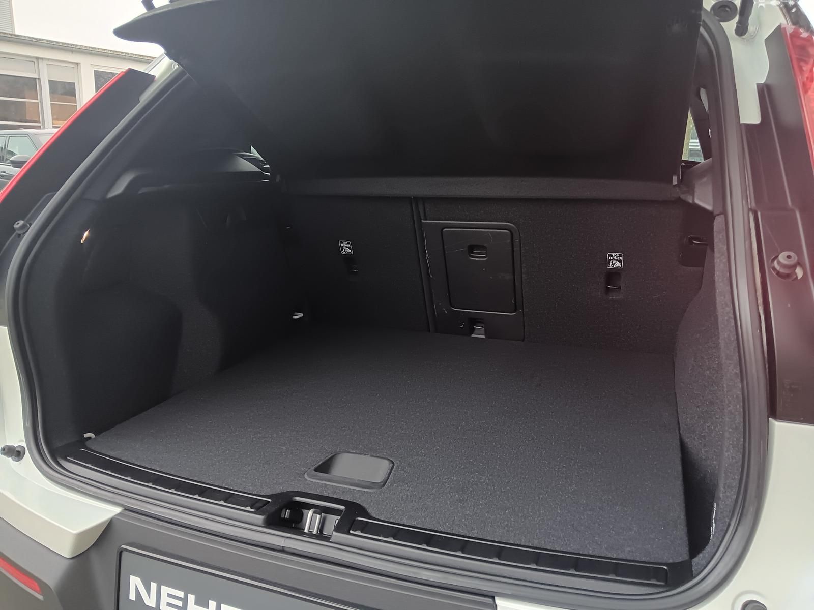 Fahrzeugabbildung Volvo XC40 Core Recharge Pure Electric 2WD