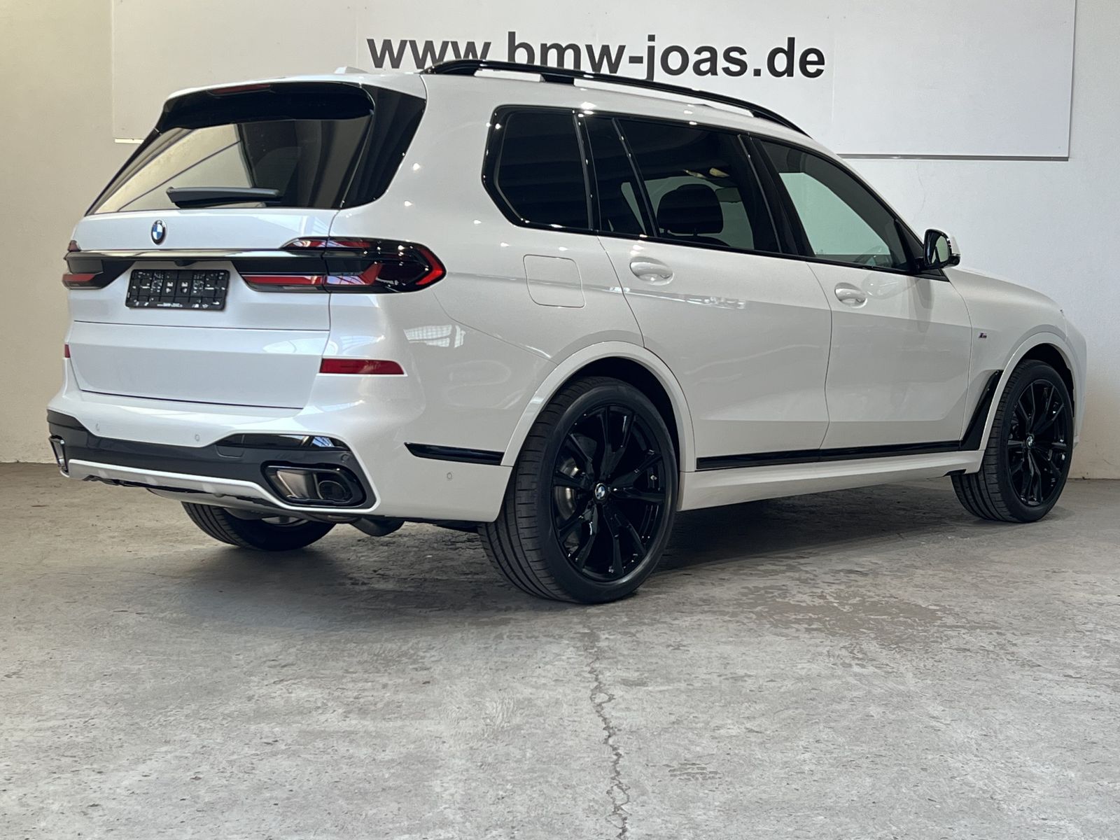 Fahrzeugabbildung BMW X7 xDrive40d Exklusiv Paket, Getränkehalter temp