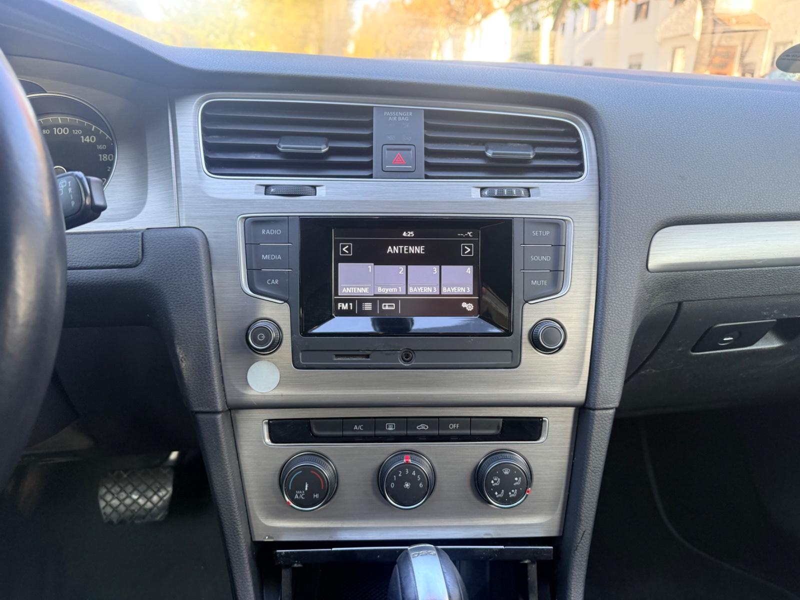Volkswagen Golf 2015 — photo 12
