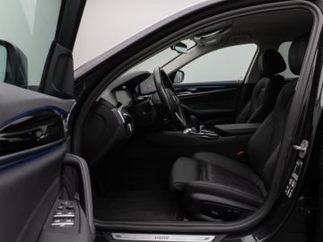 Fahrzeugabbildung BMW 520d xDr Tour AHK HUD HIFI ACC Komfortzug.