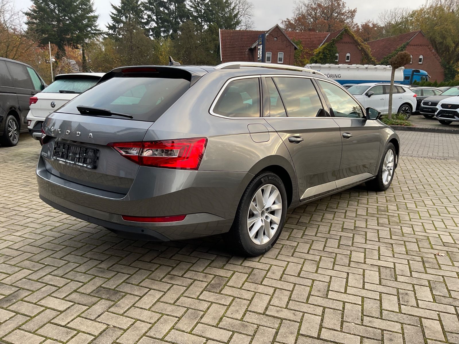 Fahrzeugabbildung SKODA Superb Combi 2.0 TDI DSG,Navi,LED,Kamera,ACC