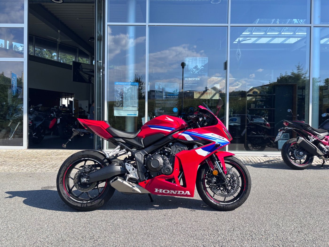 Fahrzeugabbildung Honda CBR 650 R, Sport Paket, Kurzer KZH, Felgenaufkl.
