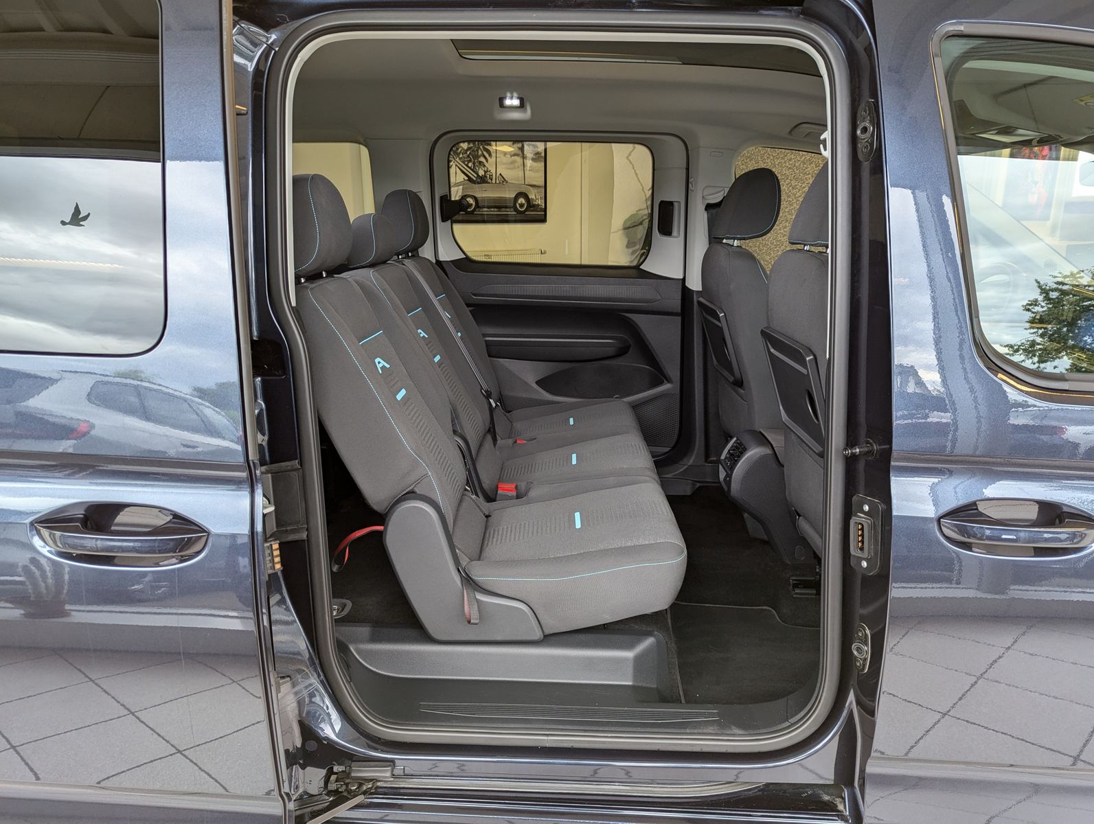 FORD Tourneo Connect L2 Active 7-Sitz Bi-LED Pano AHK - Image 16