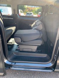Bild 17 Opel Vivaro Kombi XL 9 Sitze 8 AT FLÜGELTÜREN