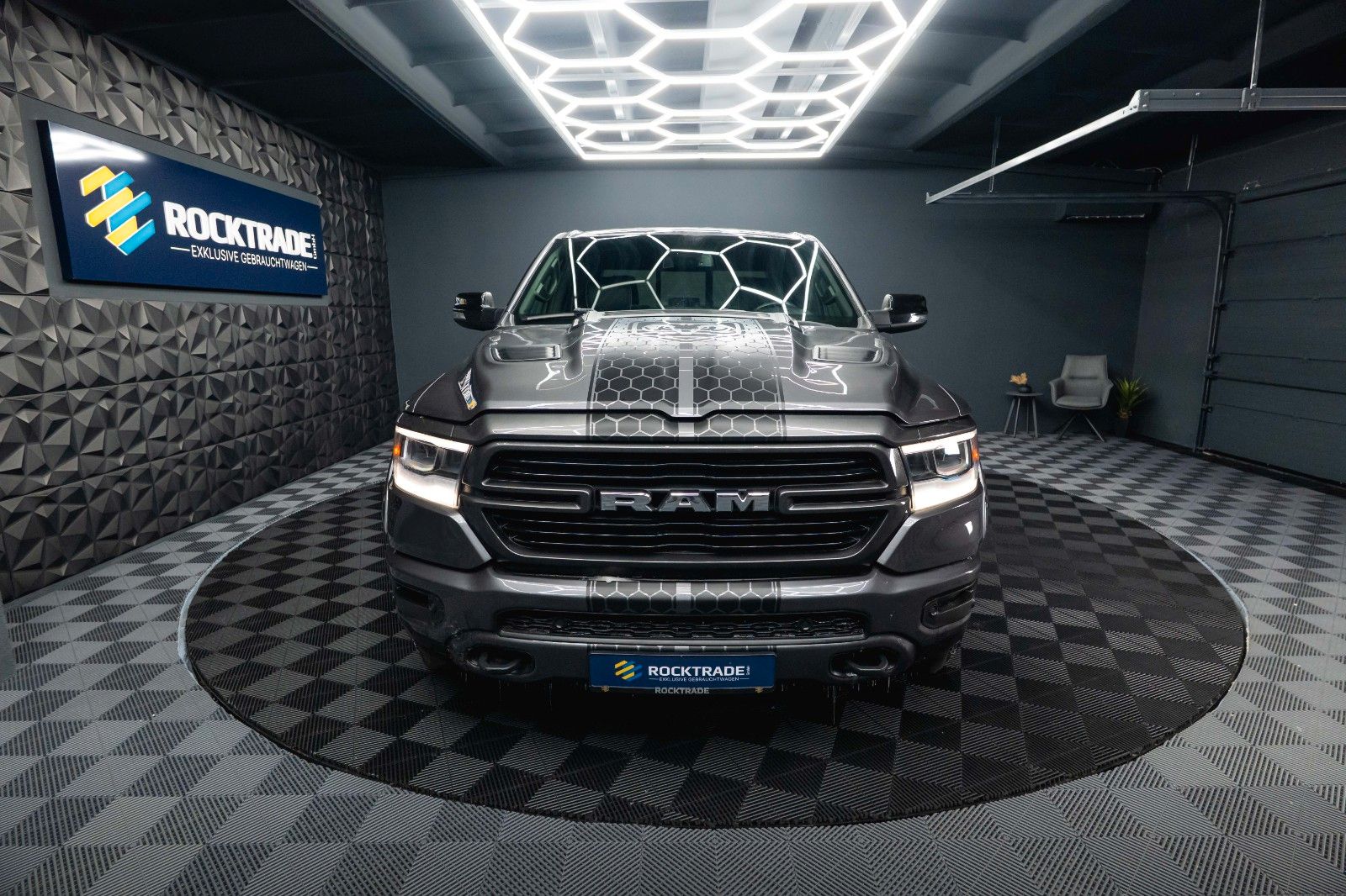 Fahrzeugabbildung Dodge RAM 5.7 V8 HEMI 4x4 LARAMIE Offroad AxleLock 19%