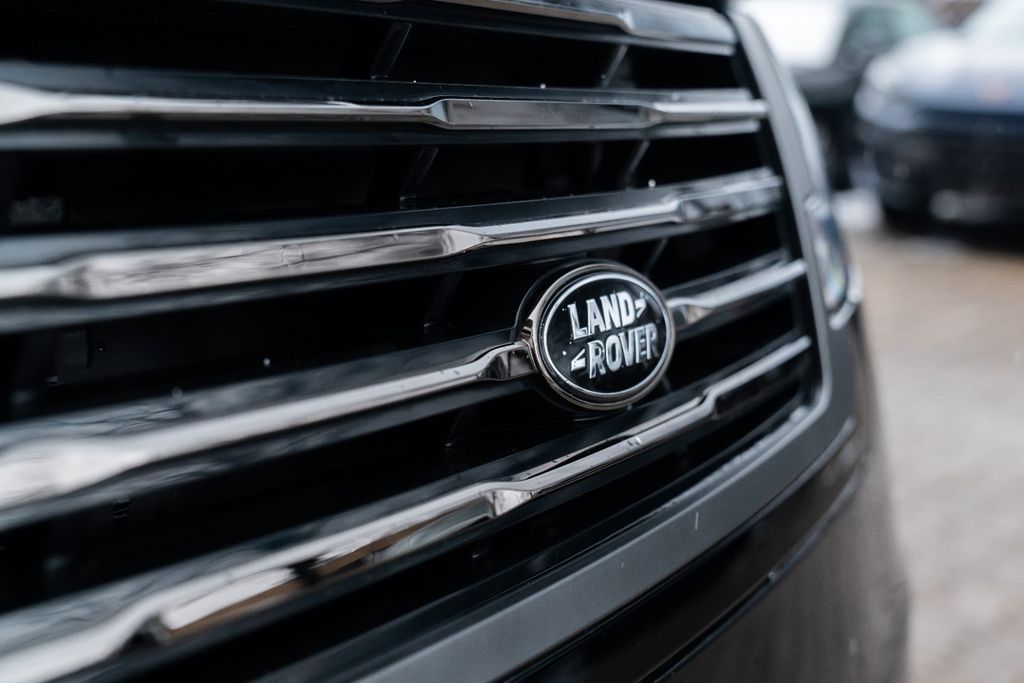 LAND ROVER Range Rover SV / 360° / PANO / LWB / P615 / 23" LAND ROVER Range Rover SV / 360° / PANO / LWB / P615 / 23"