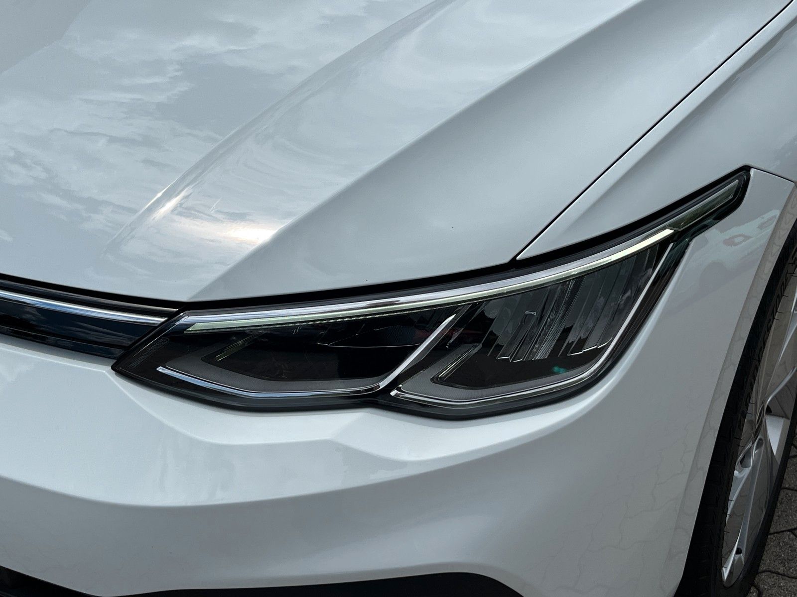 Fahrzeugabbildung Volkswagen VIII*DSG*LED*SHZ*NAVI*ViCo*PDC**