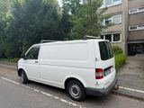 Volkswagen T5 Transporter, AHK, wenig Km, von Privat - Volkswagen T5 Transporter in Köln