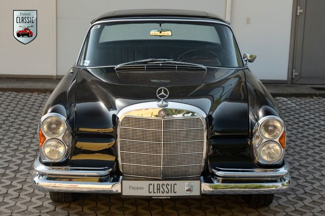 Mercedes-Benz 300 SE