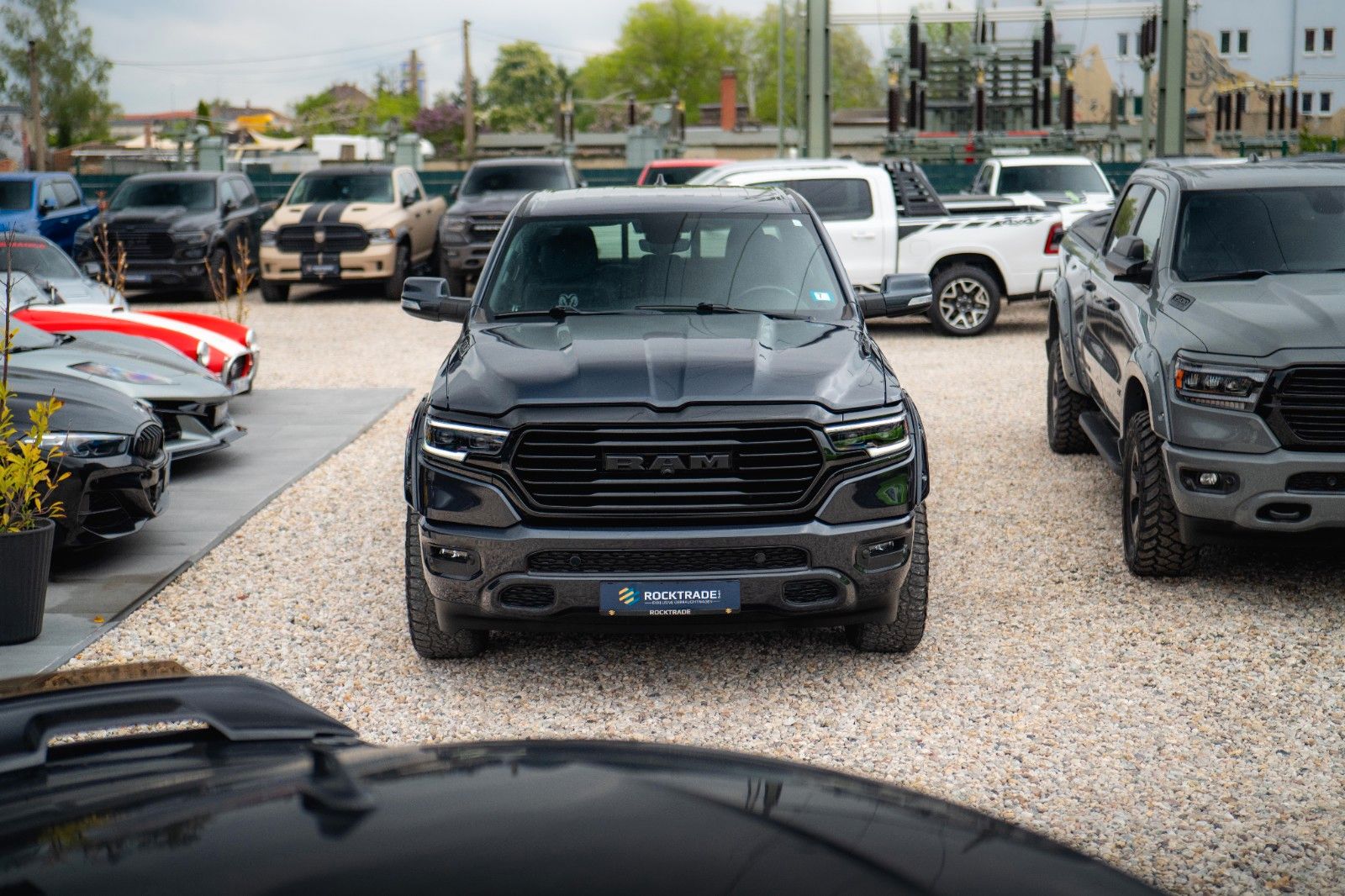 Fahrzeugabbildung Dodge RAM 5.7 V8 HEMI 4x4 OFFROAD Night Limited 19%