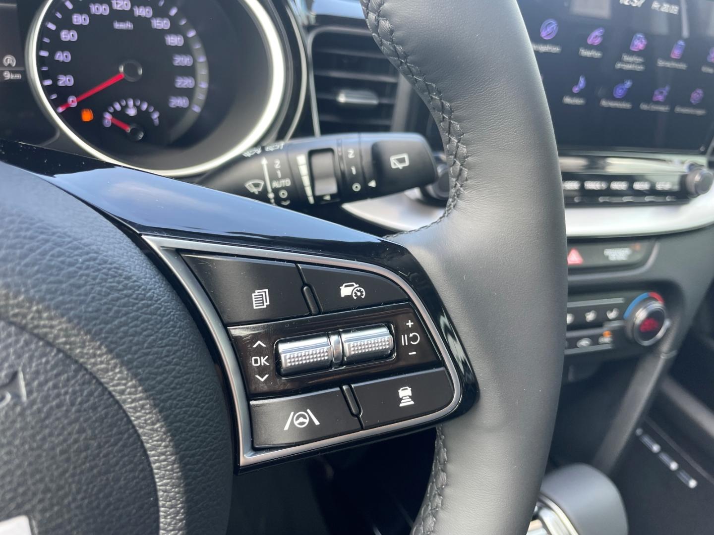Kia Ceed_sw Ultimate Edition AppleCarPlay P8 P9