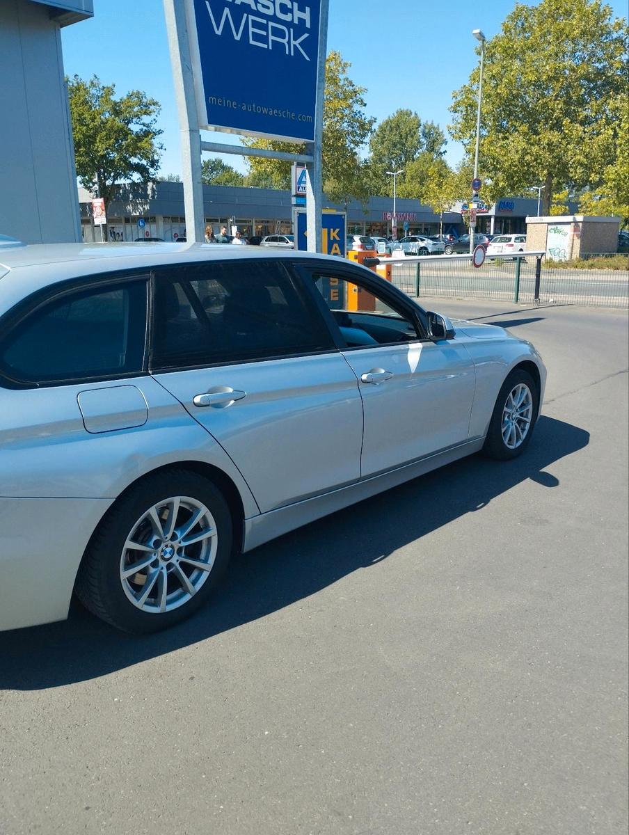 BMW 320 2012 — photo 5