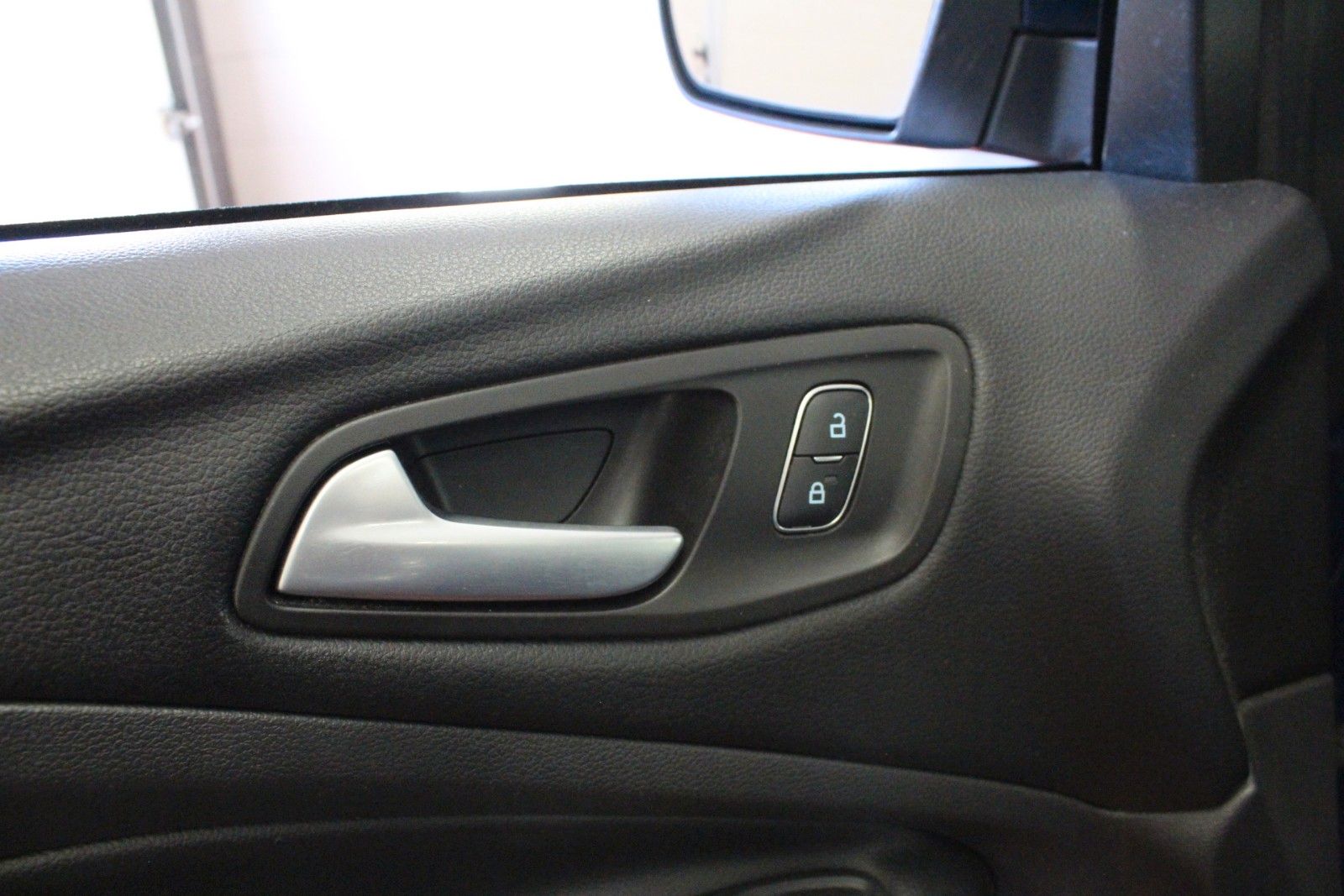 Fahrzeugabbildung Ford Kuga 1,5 Trend 4x2 Gewerbespecial