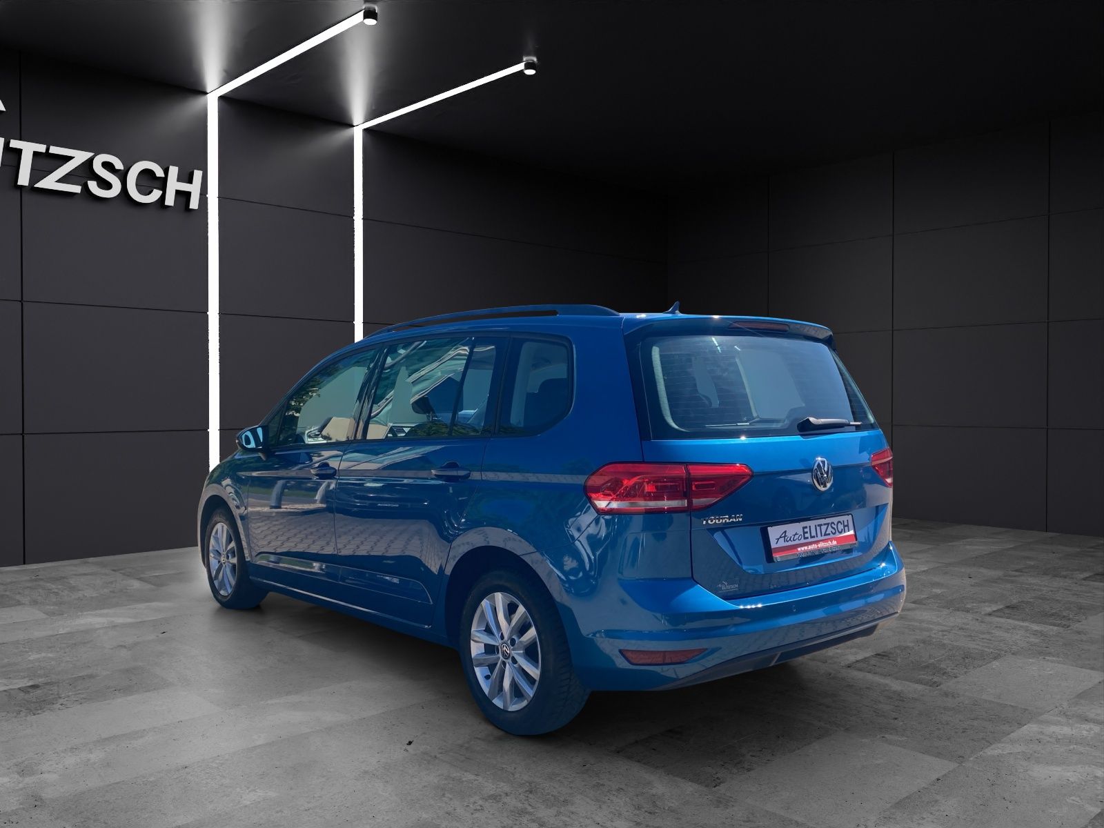 Fahrzeugabbildung Volkswagen Touran Comfortline 7-Si Climatronic PDC SH LM