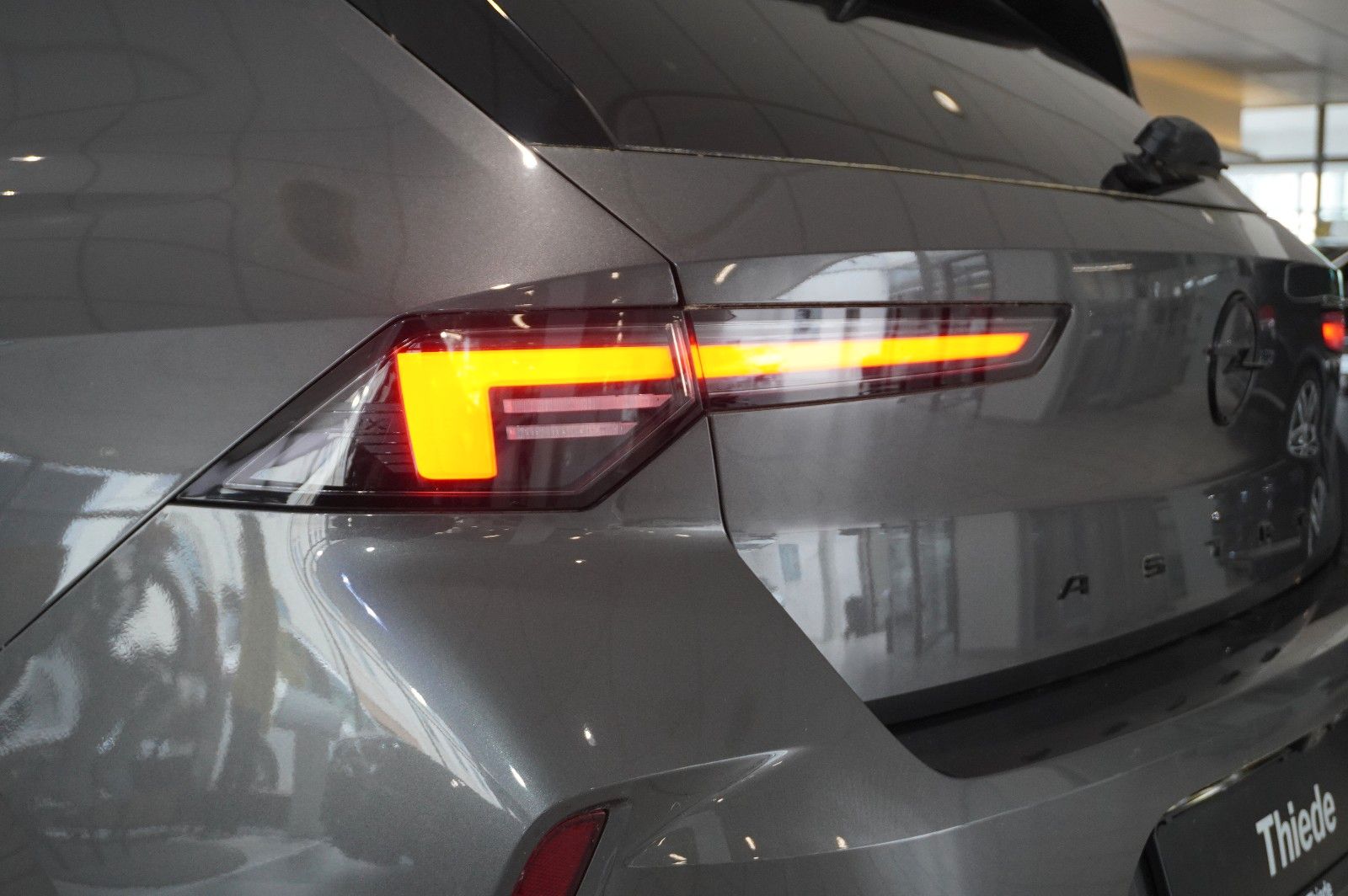 Fahrzeugabbildung Opel Astra L Lim. 1.2T GS LINE NAVI/LED/360°/HUD/DAB+