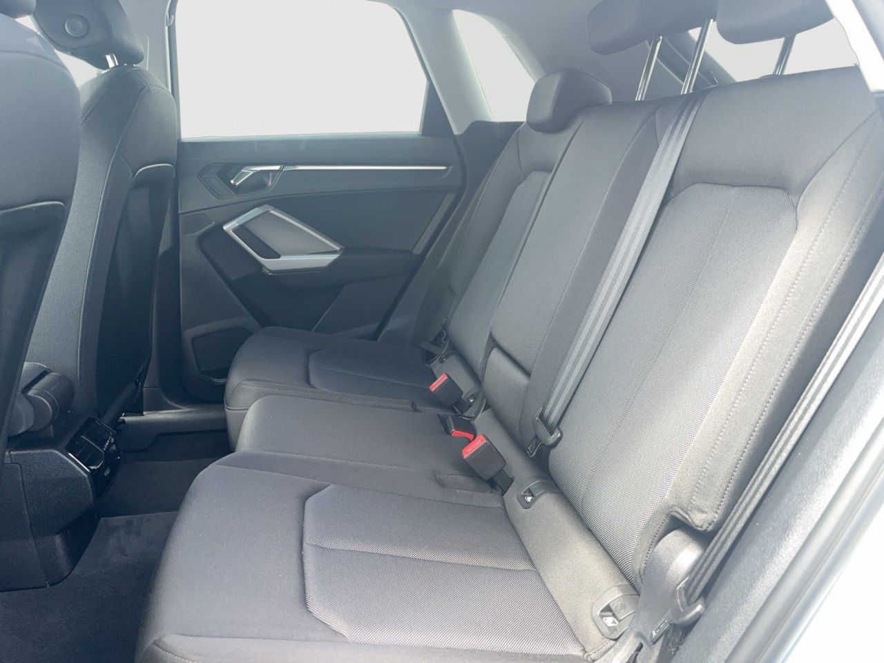 Audi Q3 45 TFSI e S tronic LED Navi RKamera APS SHZ foto 12