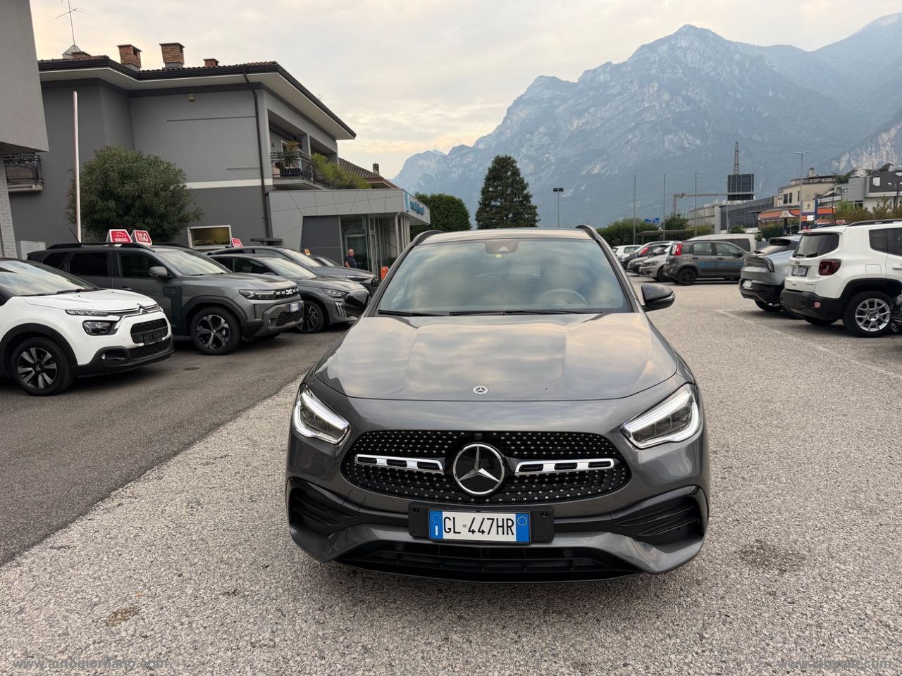 Mercedes-Benz MERCEDES-BENZ GLA 200 d Automatic 4Matic Premium imagem 2