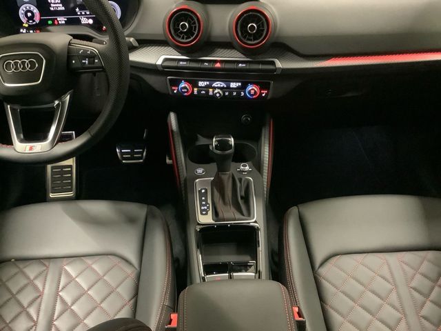 Q2 S line 35 TFSI 110 kW S tronic,Matrix LED,AHZ