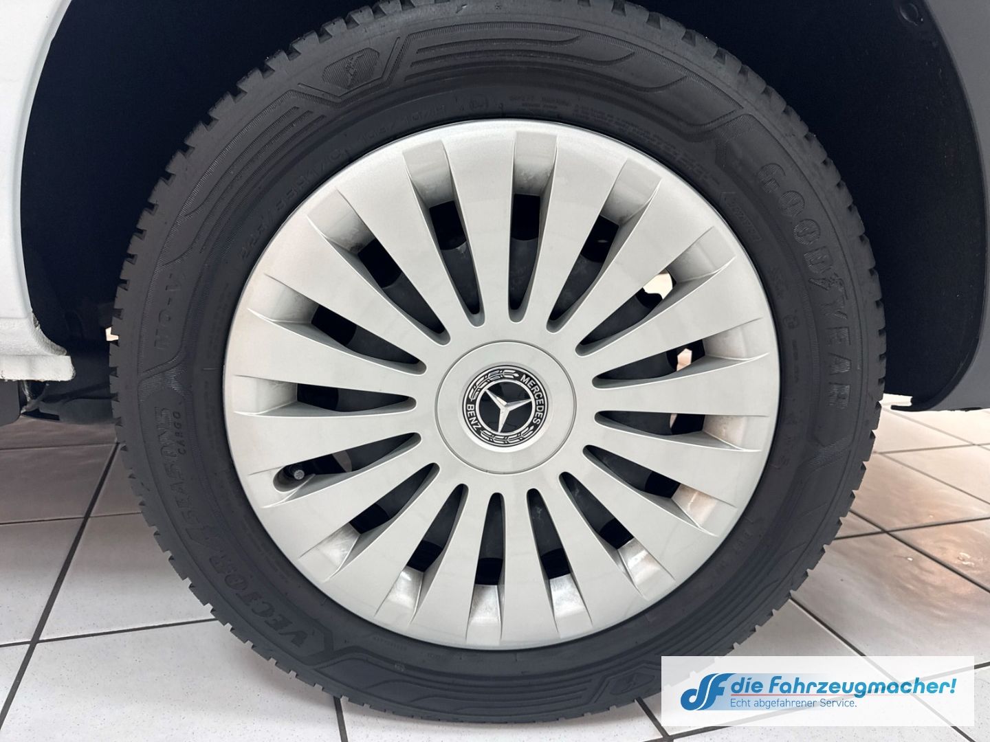 Fahrzeugabbildung Mercedes-Benz Vito Kasten 116 CDI PRO Facelift lang Navi Apple