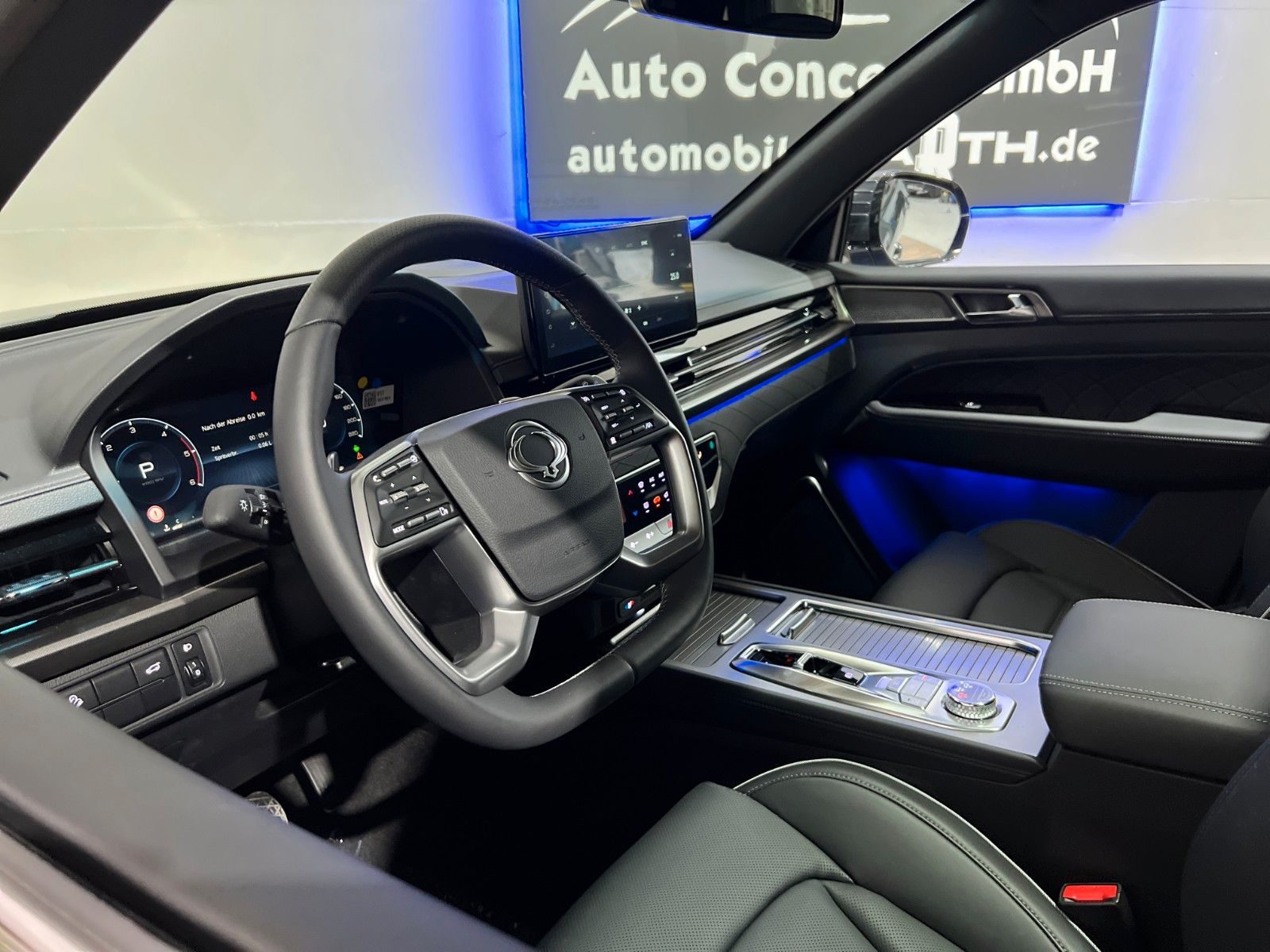 Fahrzeugabbildung Ssangyong KGM REXTON  Titanium Plus 4WD *7 Sitz*360*AHK*