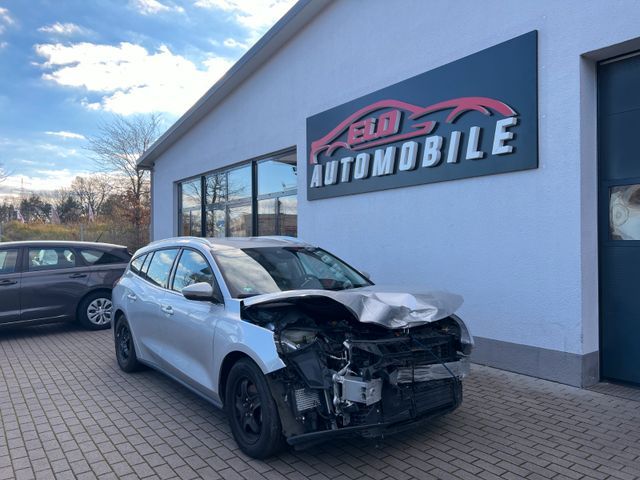 Ford Focus Turnier Titanium*Unfallfahrzeug*