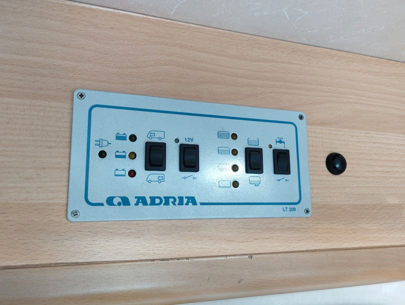 Fahrzeugabbildung Adria Adriatik S7 Bastler-Fahrzeug! AHK Markise Kamera