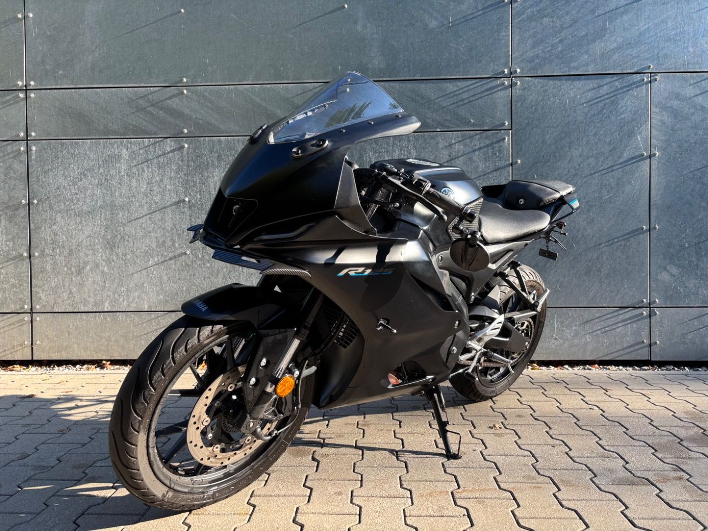 Fahrzeugabbildung Yamaha YZF-R125 viel Zubehör MIVV Endschalldämpfer