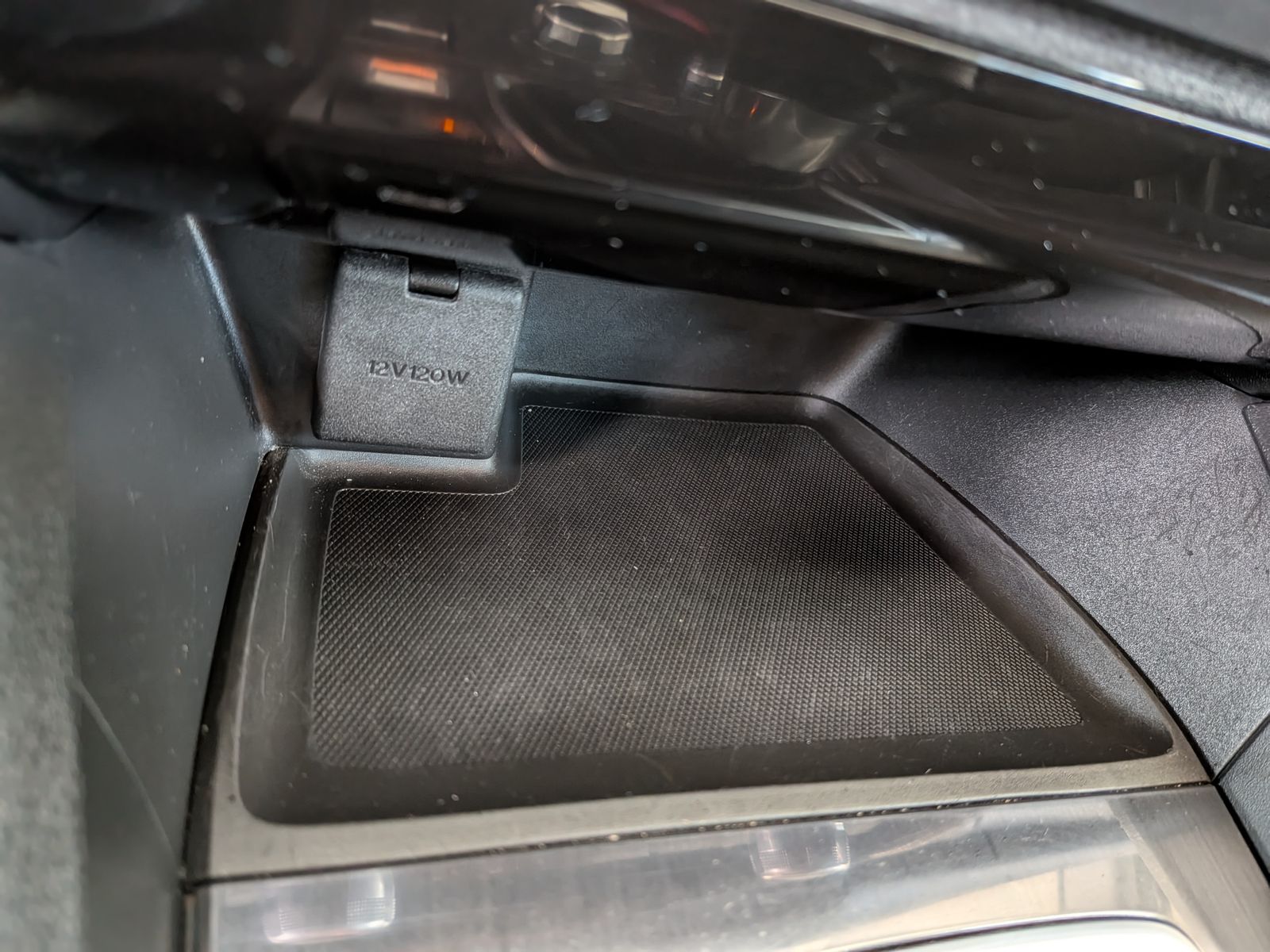 Fahrzeugabbildung Mazda 6 2.0 Aut. Exclusive-Line LED Tempomat PDC SHz