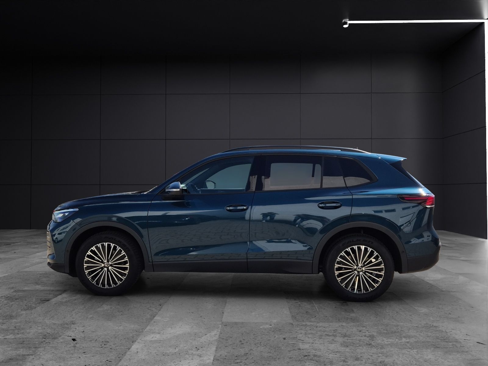 Fahrzeugabbildung Volkswagen Tiguan eTSI Life DSG LED AHK Navi AID ACC RFK SH