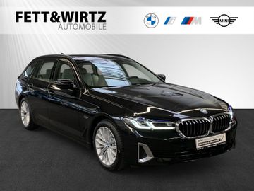 BMW Leasing Angebot: BMW 530e Touring Luxury|Pano|Head-Up|DAProf.