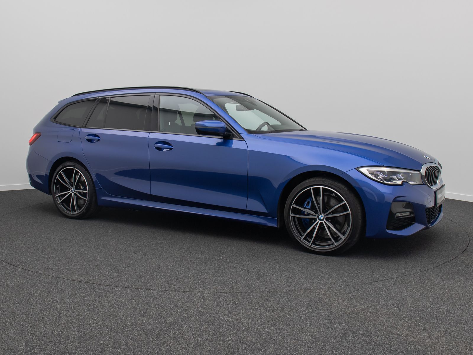 Fahrzeugabbildung BMW 330e xD M Sport Kamera DAB Laser HUD Panoram 19"