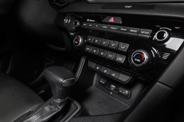 Bild 22 Kia Sportage 1,6 T-GDi Black Ed. 4WD AHK Navi Leder