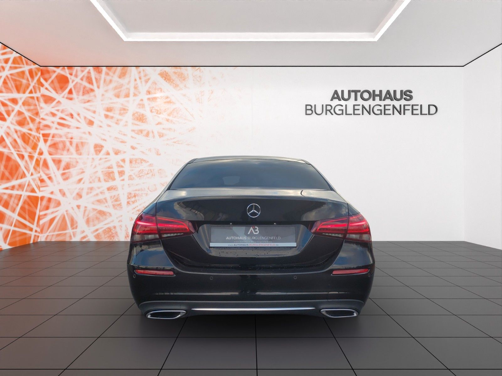 Fahrzeugabbildung Mercedes-Benz A200 Lim. ! NAVI ! PANORAMA ! LEDER ! MOTOR NEU